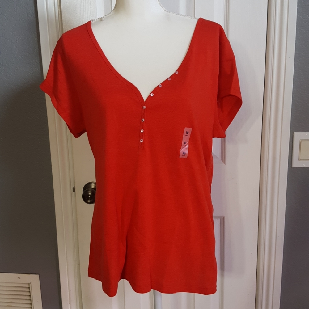Old Navy perfect Henley 60% cotton classic red